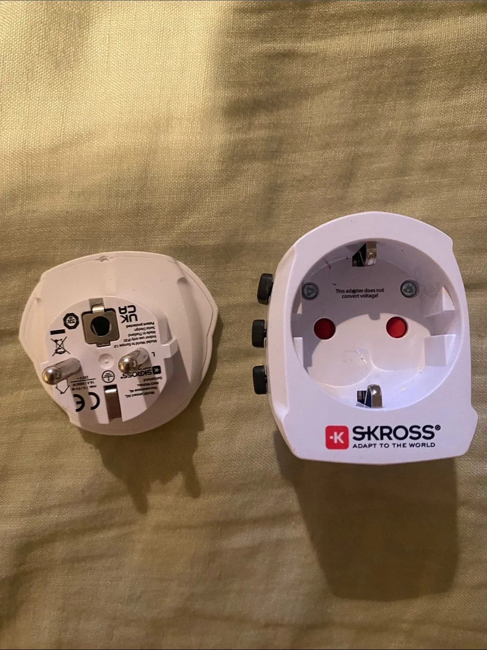 Skroos universal travel